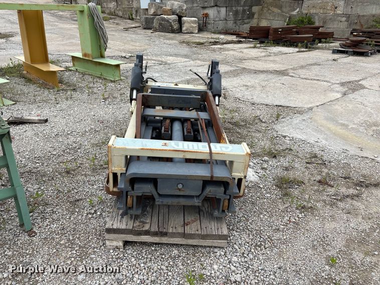 image for item FH7100 Crown forklift mass
