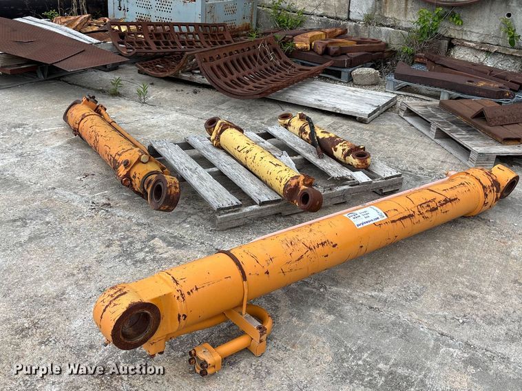 image for item FH7104 (4) hydraulic cylinders