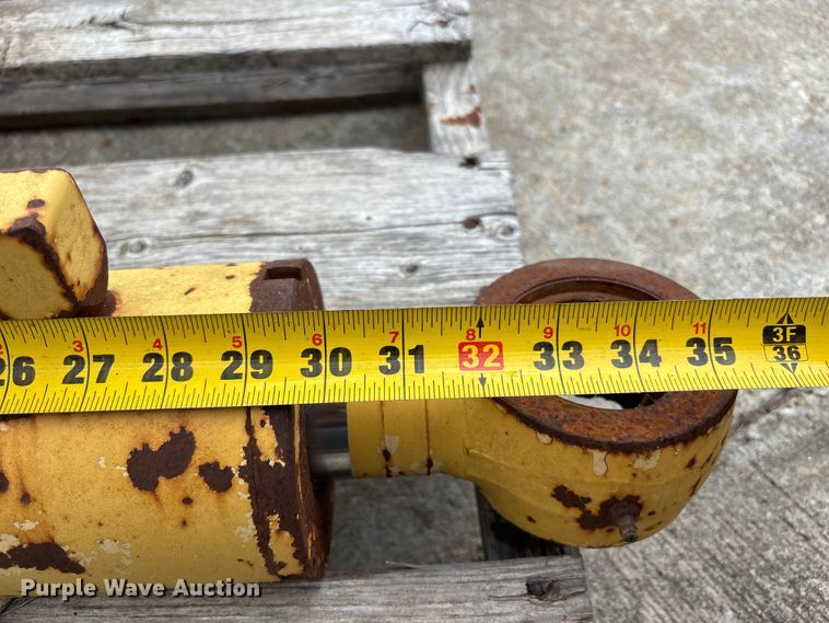 image for item FH7104 (4) hydraulic cylinders