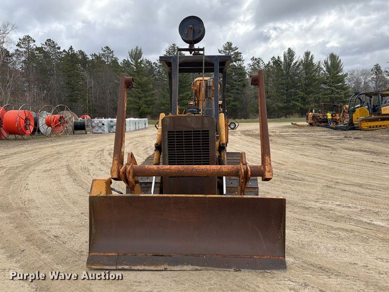 image for item FK0138 1977 Case 475 vibratory cable plow