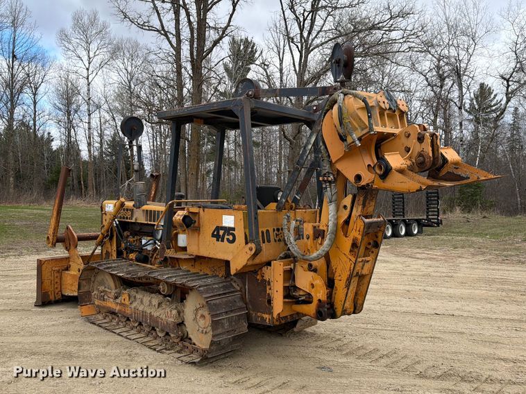 image for item FK0138 1977 Case 475 vibratory cable plow