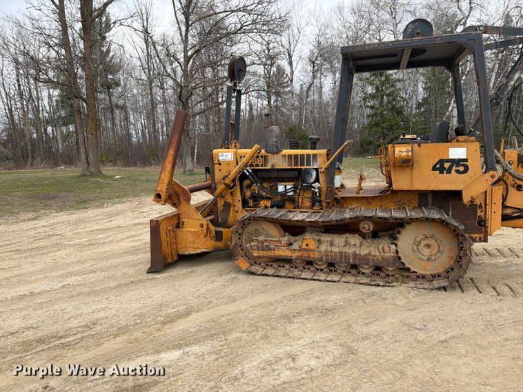 image for item FK0138 1977 Case 475 vibratory cable plow