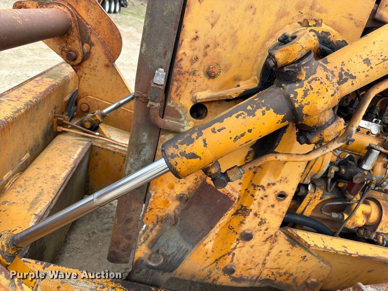 image for item FK0138 1977 Case 475 vibratory cable plow