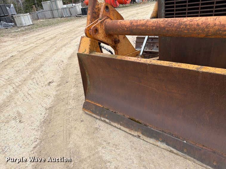 image for item FK0138 1977 Case 475 vibratory cable plow