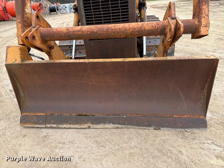 image for item FK0138 1977 Case 475 vibratory cable plow