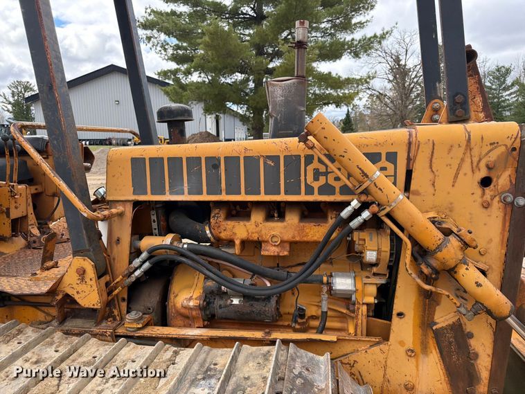 image for item FK0138 1977 Case 475 vibratory cable plow