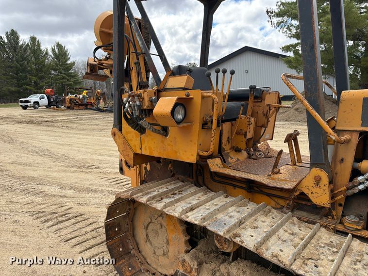 image for item FK0138 1977 Case 475 vibratory cable plow