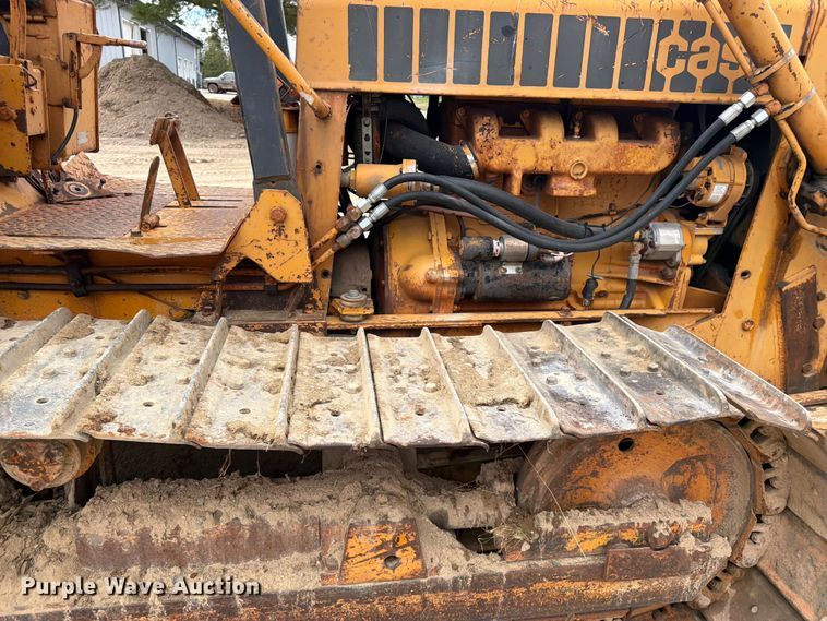 image for item FK0138 1977 Case 475 vibratory cable plow