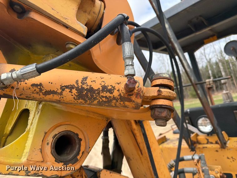 image for item FK0138 1977 Case 475 vibratory cable plow
