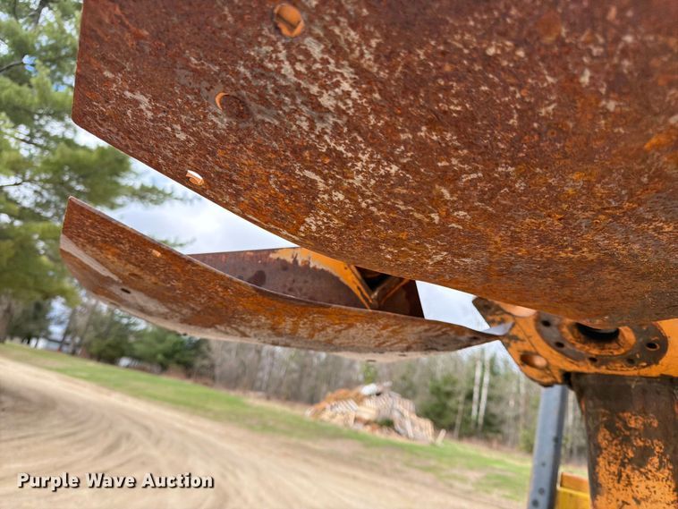 image for item FK0138 1977 Case 475 vibratory cable plow