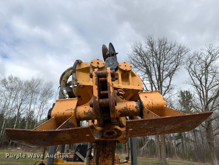 image for item FK0138 1977 Case 475 vibratory cable plow