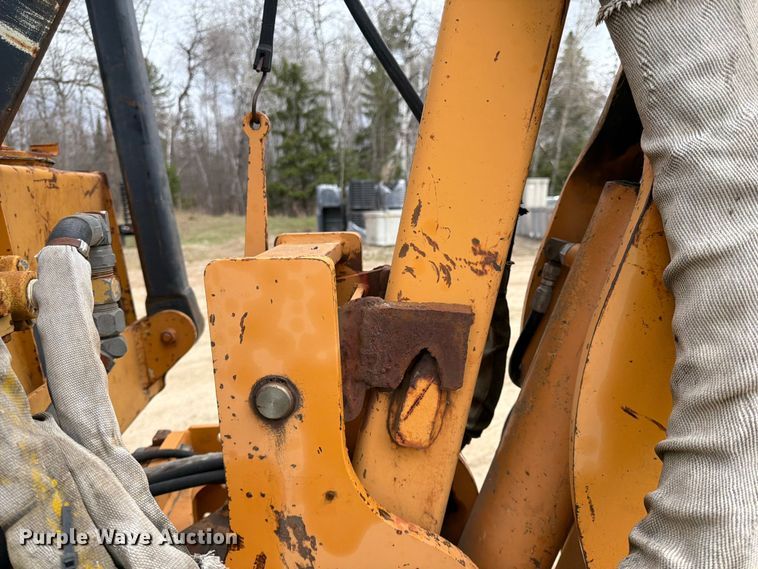 image for item FK0138 1977 Case 475 vibratory cable plow