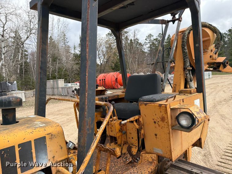 image for item FK0138 1977 Case 475 vibratory cable plow