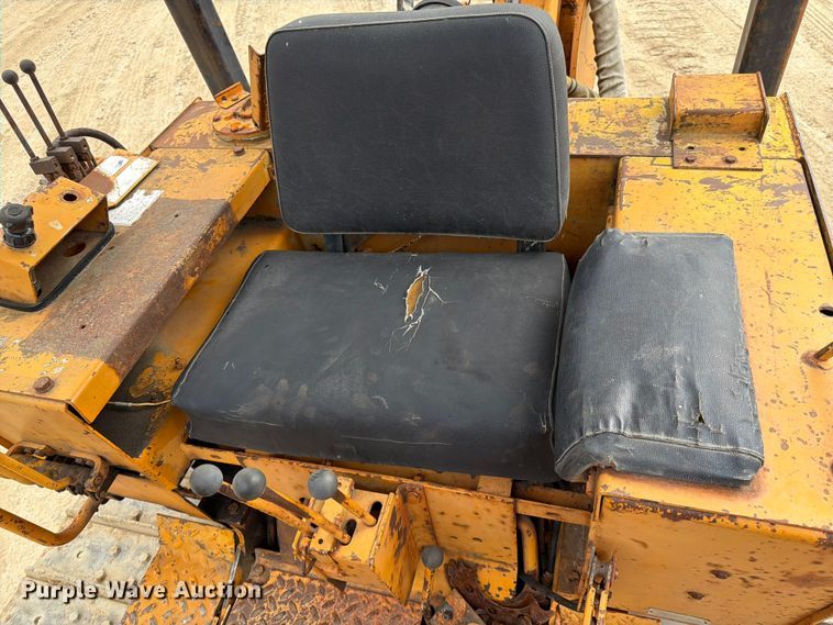 image for item FK0138 1977 Case 475 vibratory cable plow