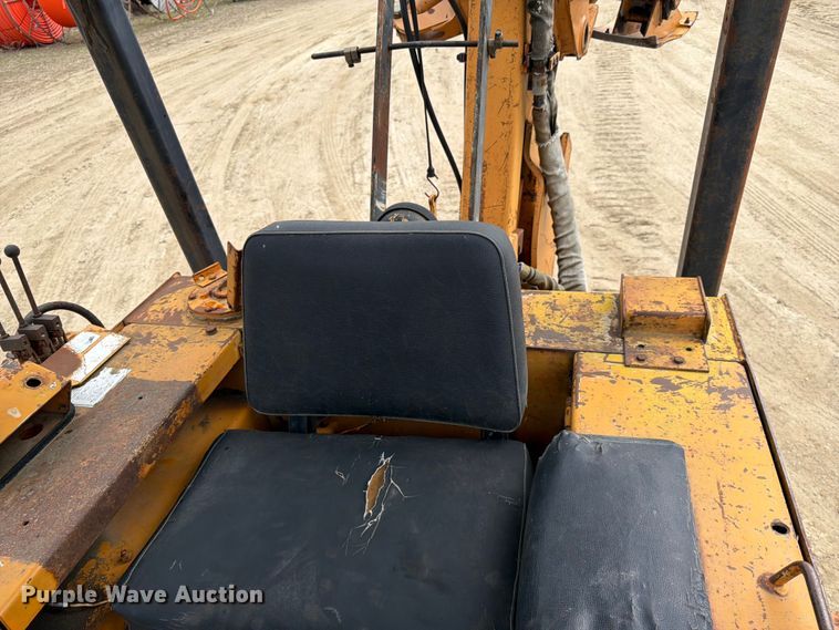 image for item FK0138 1977 Case 475 vibratory cable plow