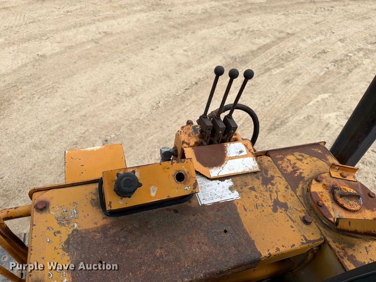 image for item FK0138 1977 Case 475 vibratory cable plow
