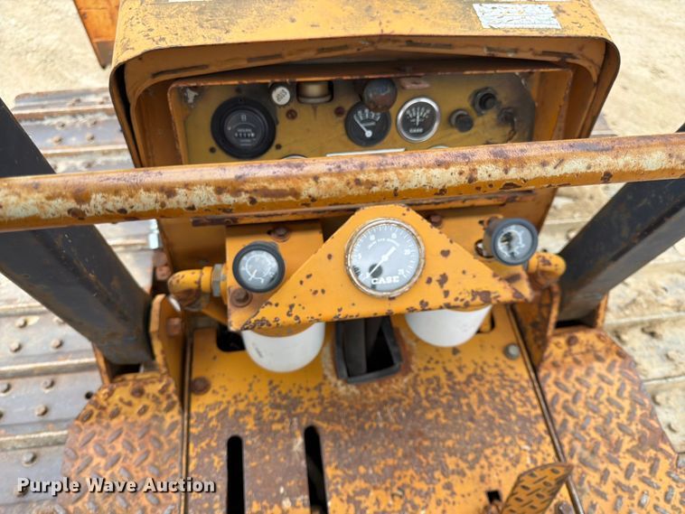 image for item FK0138 1977 Case 475 vibratory cable plow