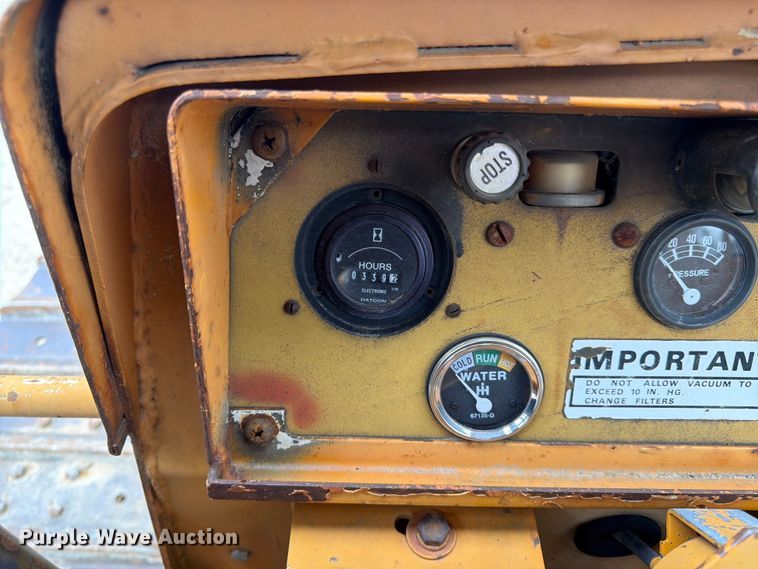 image for item FK0138 1977 Case 475 vibratory cable plow