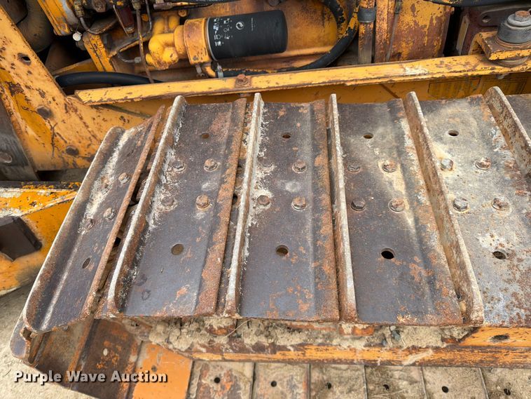 image for item FK0138 1977 Case 475 vibratory cable plow