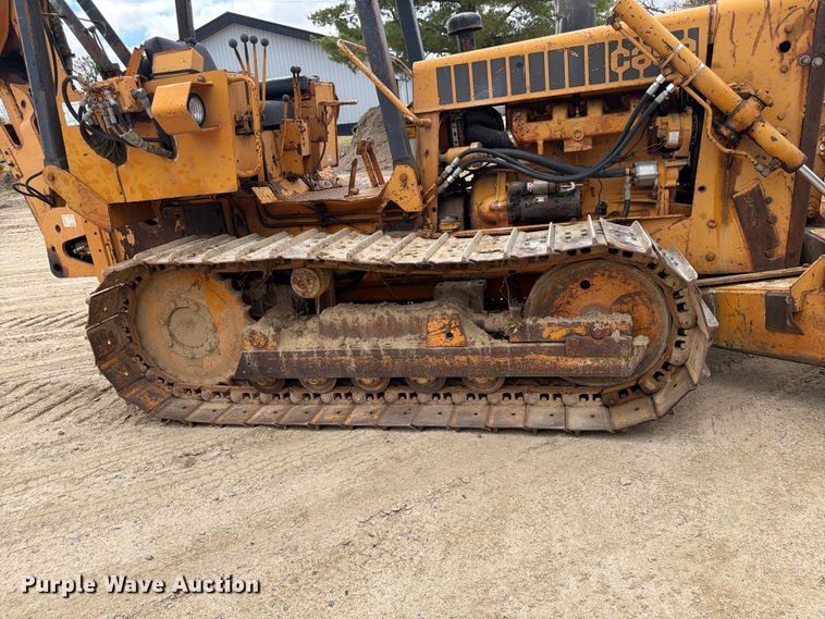 image for item FK0138 1977 Case 475 vibratory cable plow