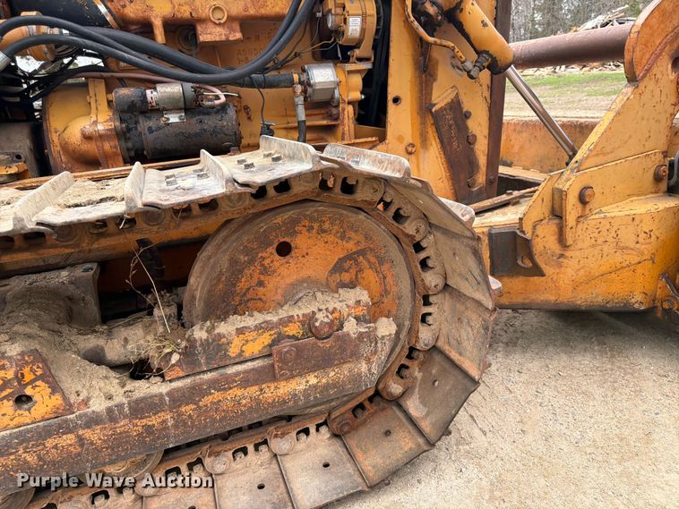 image for item FK0138 1977 Case 475 vibratory cable plow