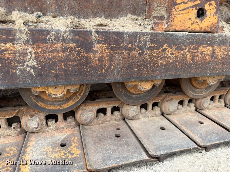 image for item FK0138 1977 Case 475 vibratory cable plow