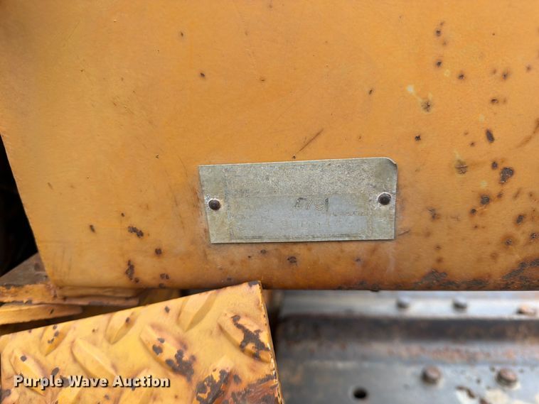 image for item FK0138 1977 Case 475 vibratory cable plow