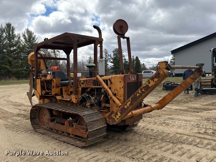 image for item FK0139 1973 Case 475 vibratory cable plow