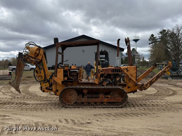 image for item FK0139 1973 Case 475 vibratory cable plow
