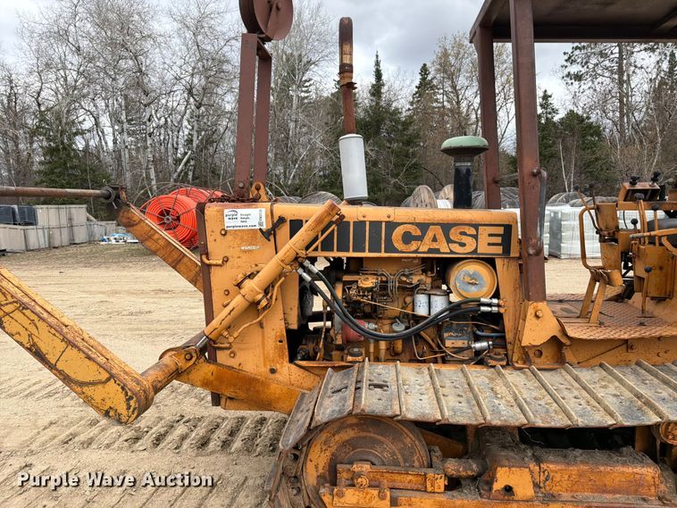 image for item FK0139 1973 Case 475 vibratory cable plow