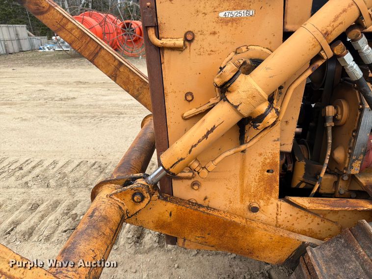 image for item FK0139 1973 Case 475 vibratory cable plow