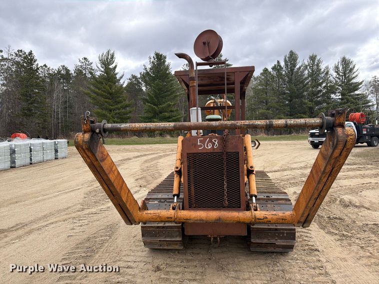 image for item FK0139 1973 Case 475 vibratory cable plow