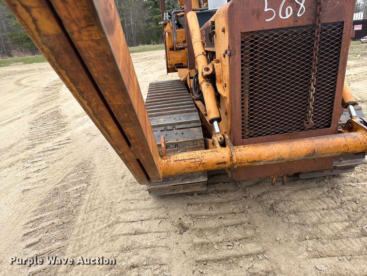 image for item FK0139 1973 Case 475 vibratory cable plow