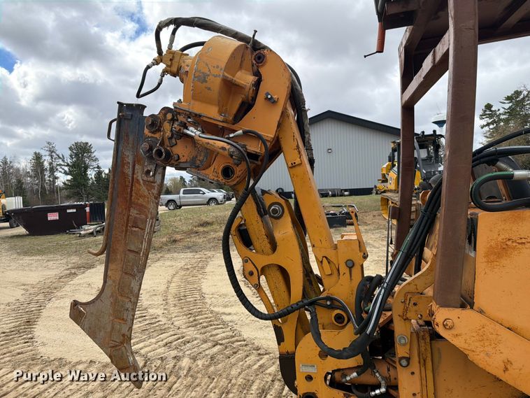 image for item FK0139 1973 Case 475 vibratory cable plow