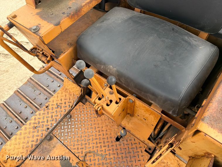 image for item FK0139 1973 Case 475 vibratory cable plow