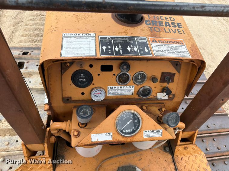 image for item FK0139 1973 Case 475 vibratory cable plow