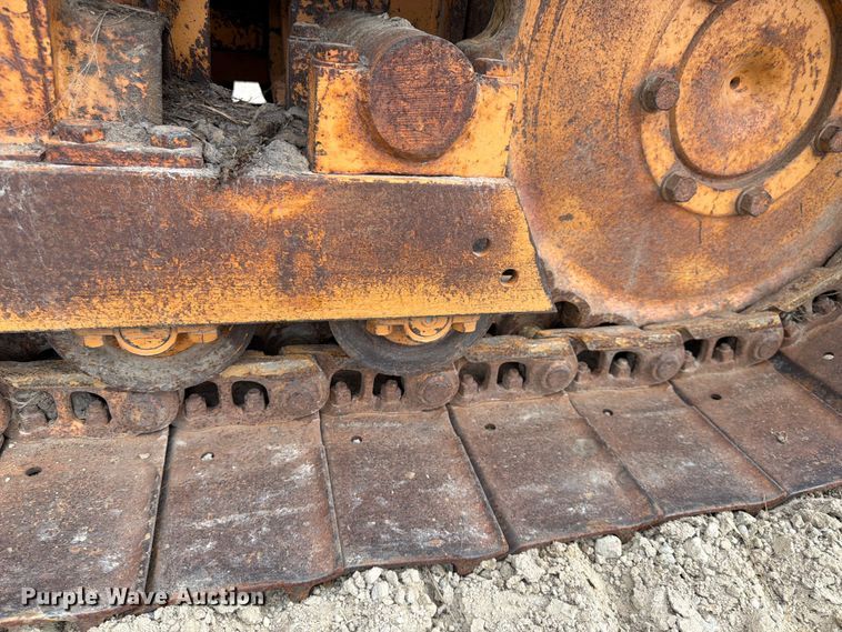 image for item FK0139 1973 Case 475 vibratory cable plow