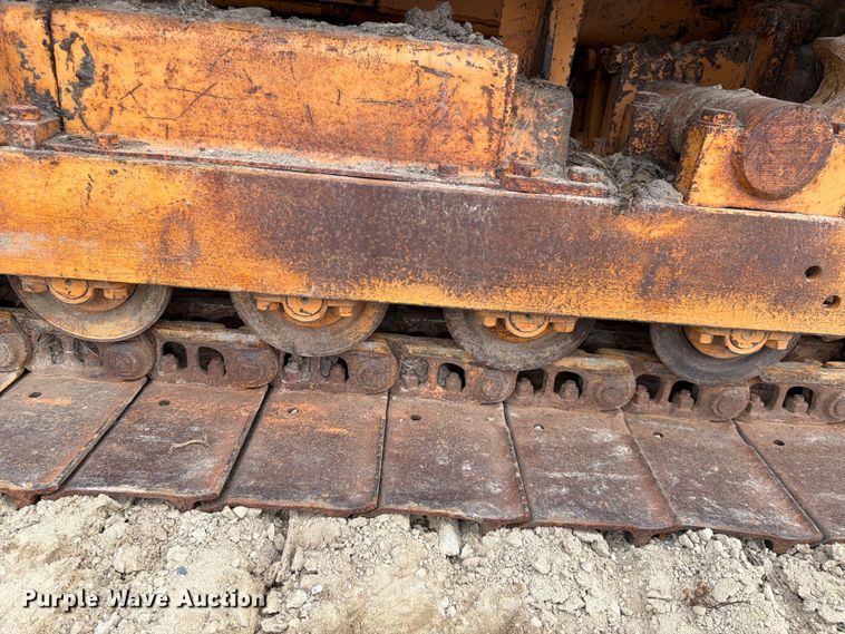 image for item FK0139 1973 Case 475 vibratory cable plow