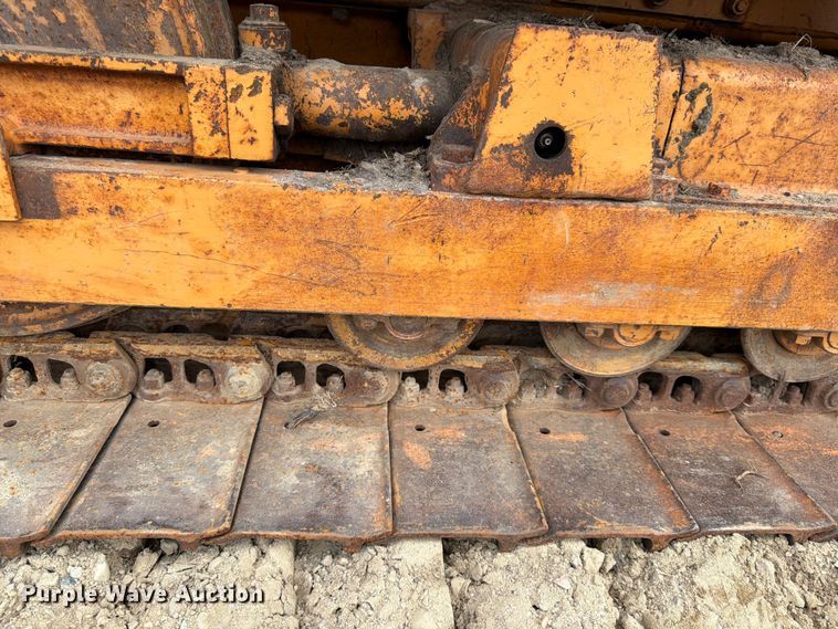 image for item FK0139 1973 Case 475 vibratory cable plow