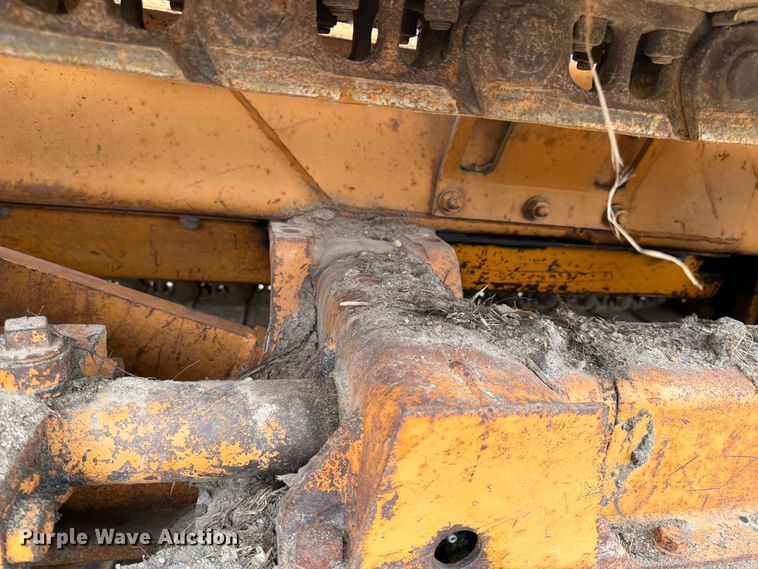 image for item FK0139 1973 Case 475 vibratory cable plow