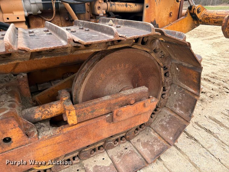 image for item FK0139 1973 Case 475 vibratory cable plow