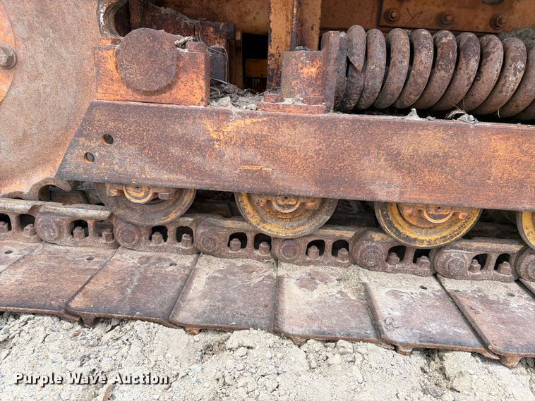 image for item FK0139 1973 Case 475 vibratory cable plow