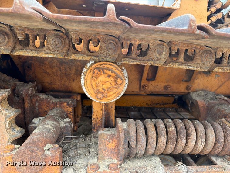 image for item FK0139 1973 Case 475 vibratory cable plow