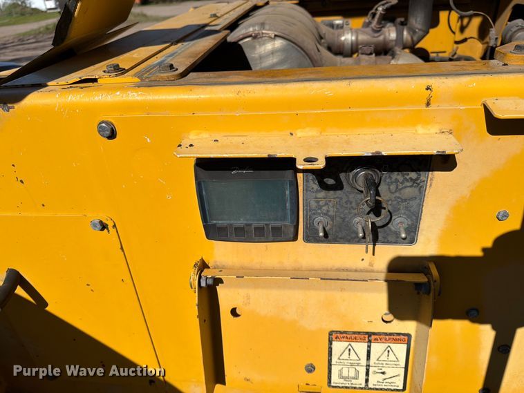 image for item FK0143 Weiler P385B paver