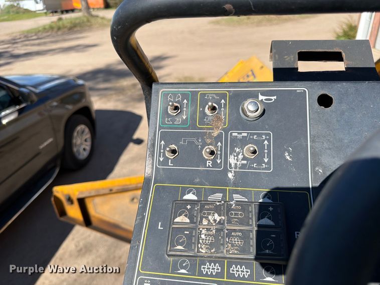 image for item FK0143 Weiler P385B paver