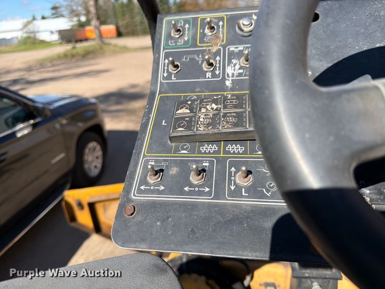 image for item FK0143 Weiler P385B paver