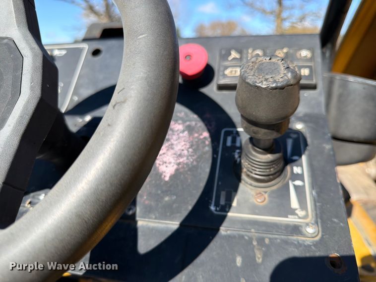 image for item FK0143 Weiler P385B paver