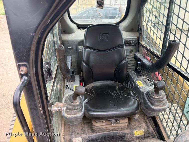 image for item FK0145 2019 Caterpillar 279D tracked skid steer loader