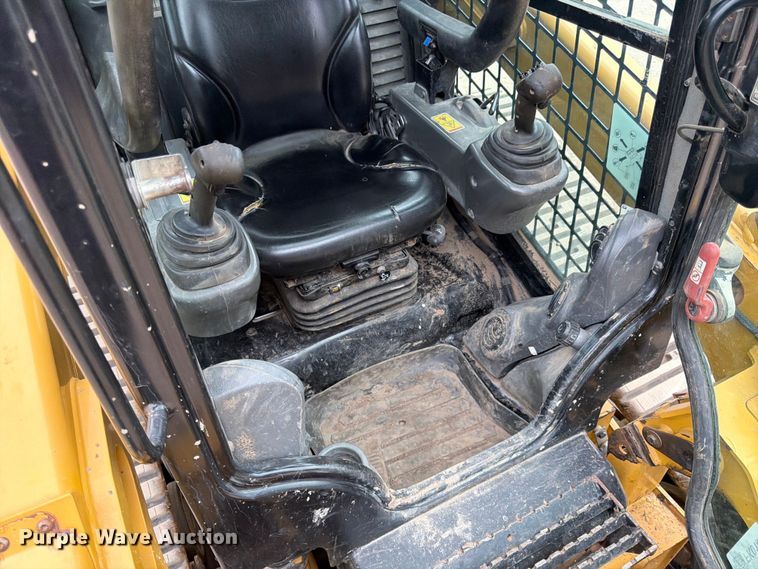 image for item FK0146 2014 Caterpillar 287D tracked skid steer loader
