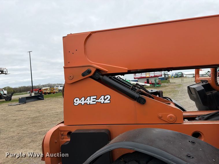image for item FK0147 2006 Lull 944E-42 telehandler